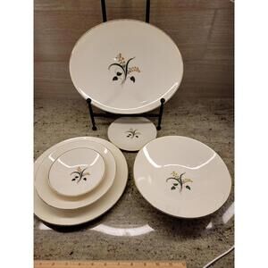 MID CENTURY 1947 era Edwin Knowles Forsythia Pattern Table wear